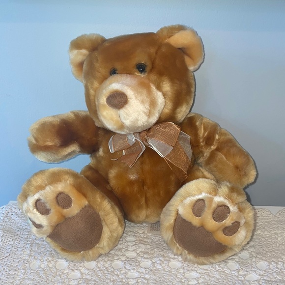 dan dee Other - Beautiful Carmel brown bear plush vintage item mint condition